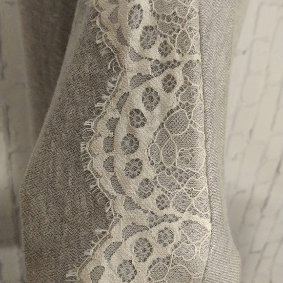 SELF Esteem Top with Lace Sleeves Small - Picture 4 of 5